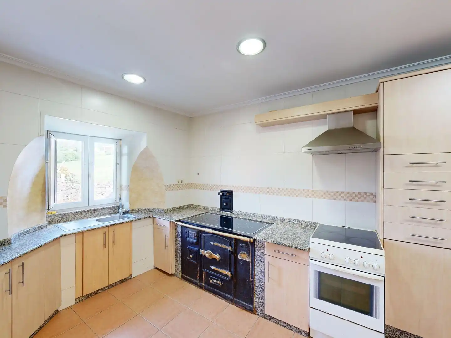 Kitchen of Houses for sale in Trabada  with Storage room