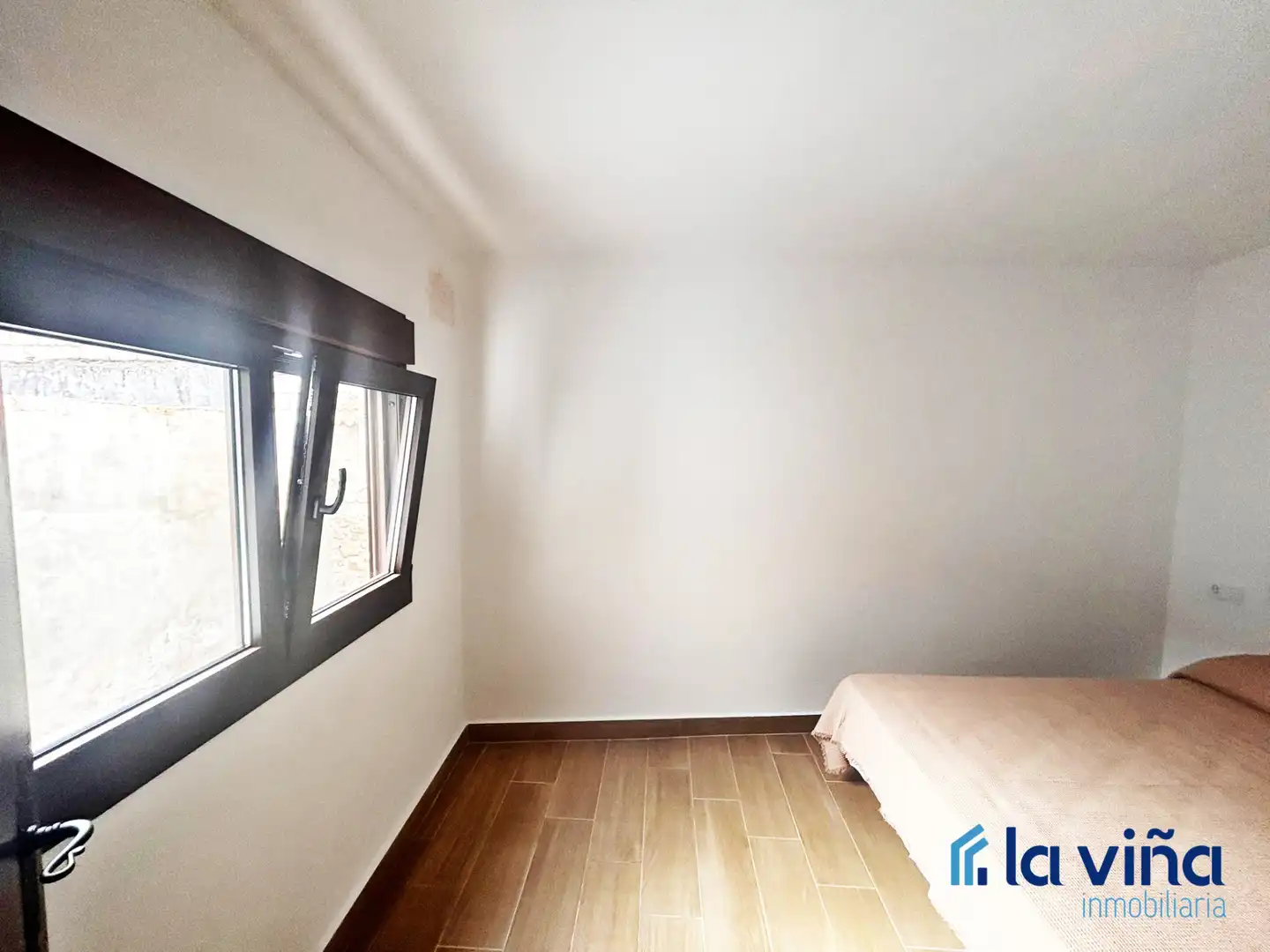 Bedroom of Houses for sale in Cuevas Bajas  with Swimming Pool and Furnished