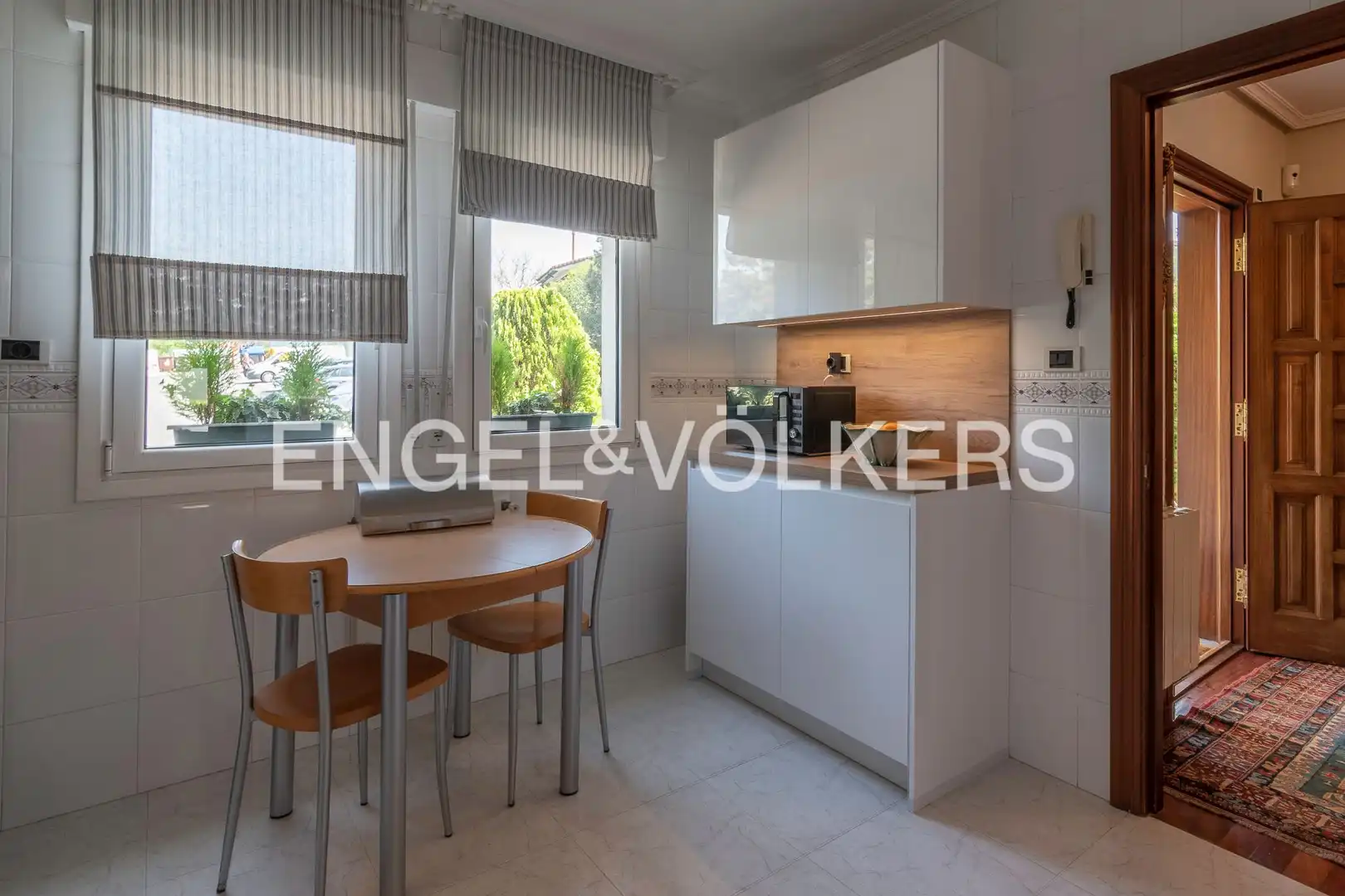 Esszimmer von Einfamilien-Reihenhaus zum Verkauf in Gamiz-Fika mit Heizung, Privatgarten und Terrasse