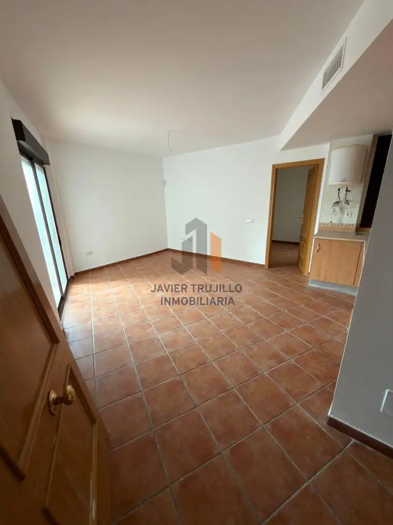 Wohnung zum Verkauf in Alcaucín mit Klimaanlage, Heizung und Terrasse