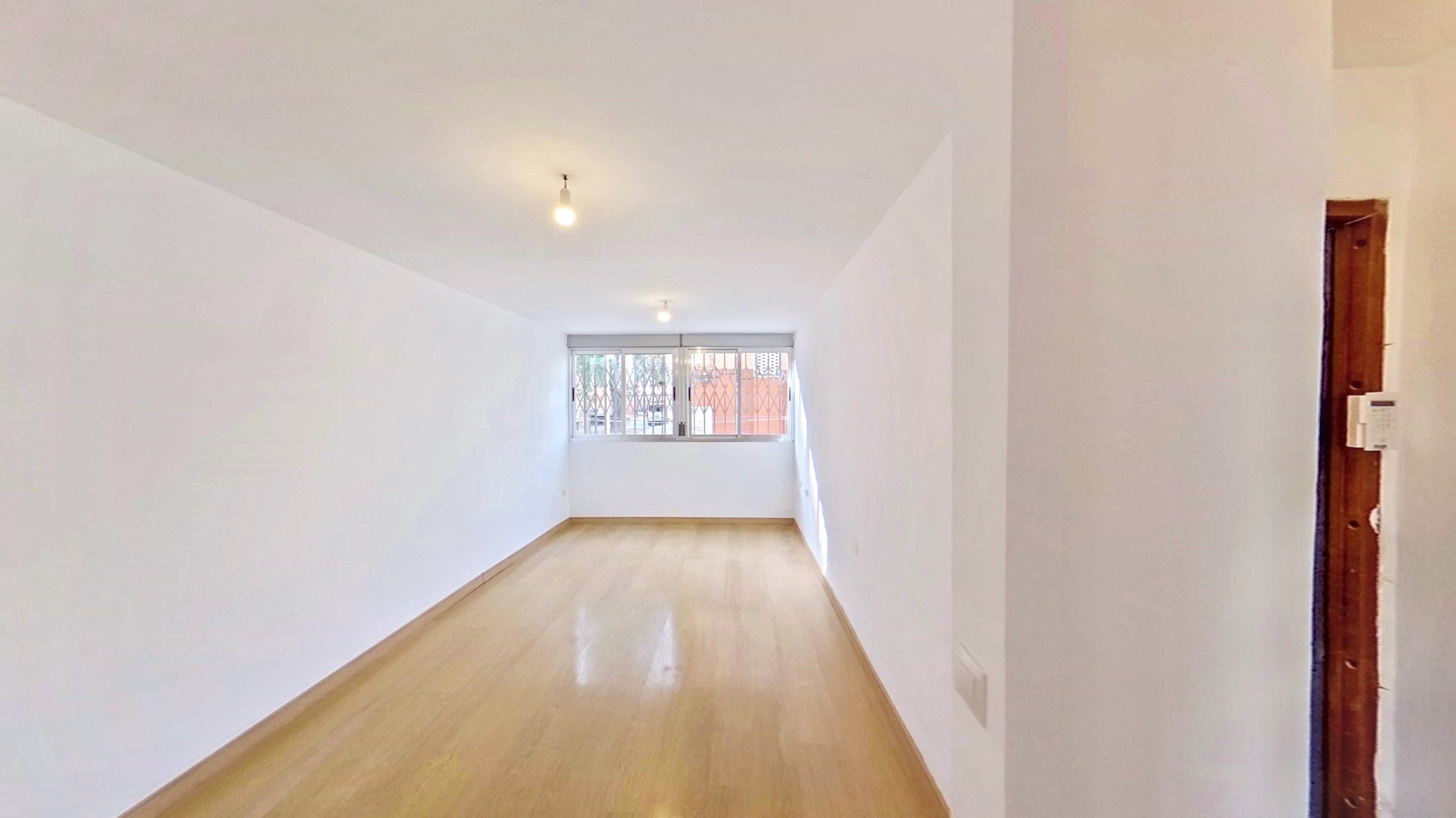 Exterior view of Flat to rent in  Madrid Capital  with Oven and Pets allowed