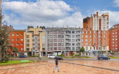 Vista exterior de Pis en venda en Oviedo 