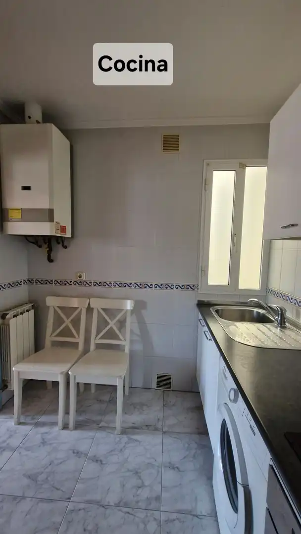 Flat for rent in HERIZ, Antiguo