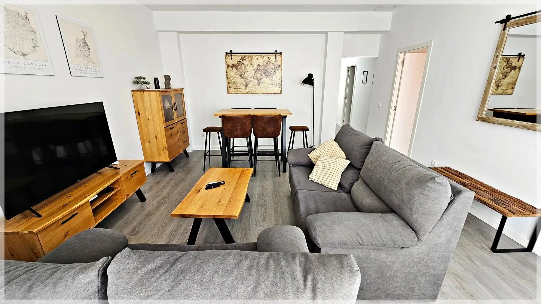 Sala d'estar de Pis en venda en Las Palmas de Gran Canaria amb Parquet