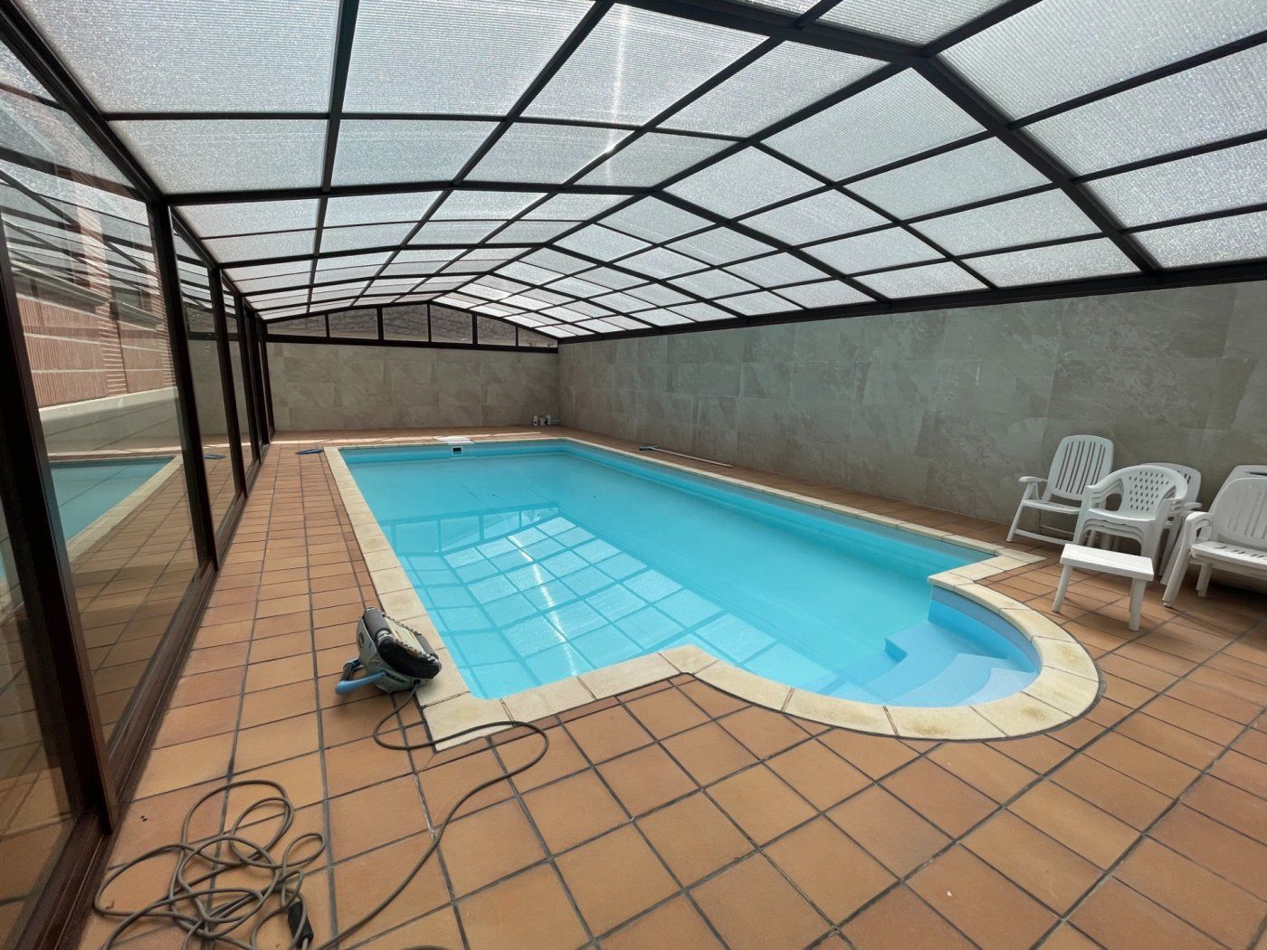 Piscina de Casa o xalet en venda en Valladolid Capital amb Aire condicionat, Calefacció i Jardí privat