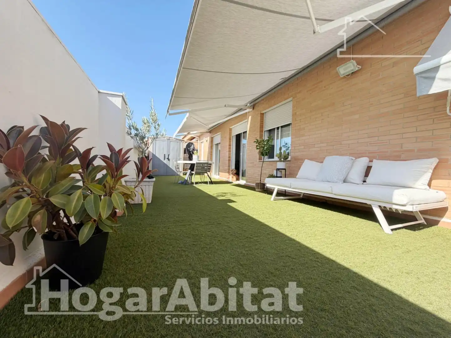 Exterior view of Attic for sale in Chiva  with Air Conditioner and Terrace