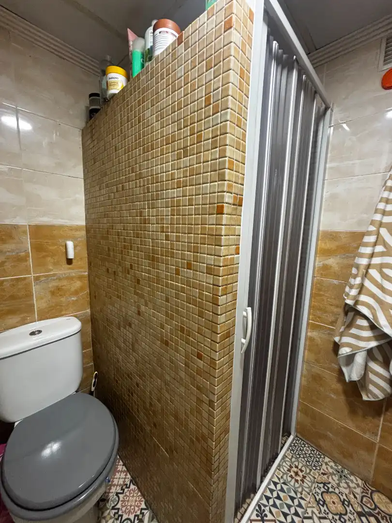 Bathroom of Flat for sale in Benidorm  with Air Conditioner, Heating and Balcony