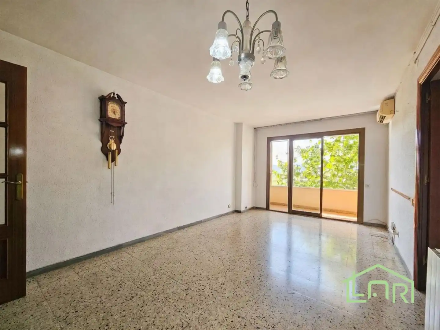 Sala d'estar de Pis en venda en Sant Feliu de Llobregat amb Aire condicionat, Calefacció i Balcó