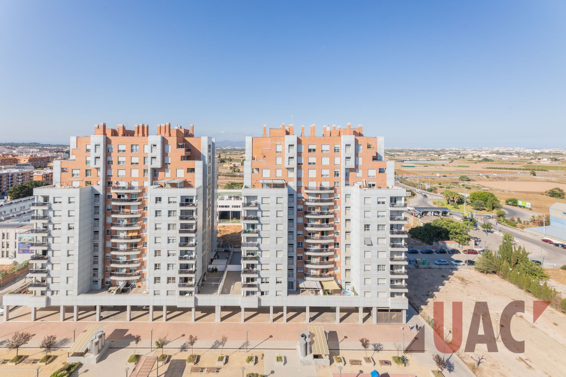 Vista exterior de Dúplex en venda en Burjassot amb Aire condicionat, Calefacció i Parquet