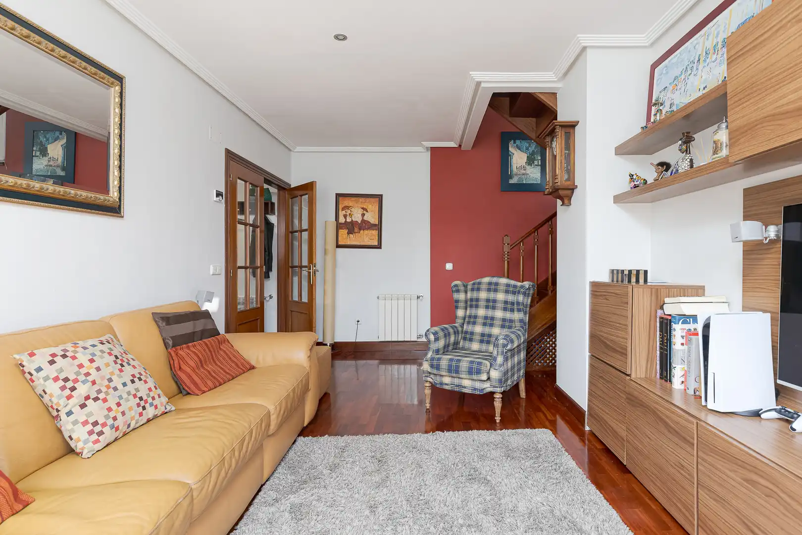 Sala d'estar de Dúplex en venda en Donostia - San Sebastián  amb Calefacció, Jardí privat i Parquet