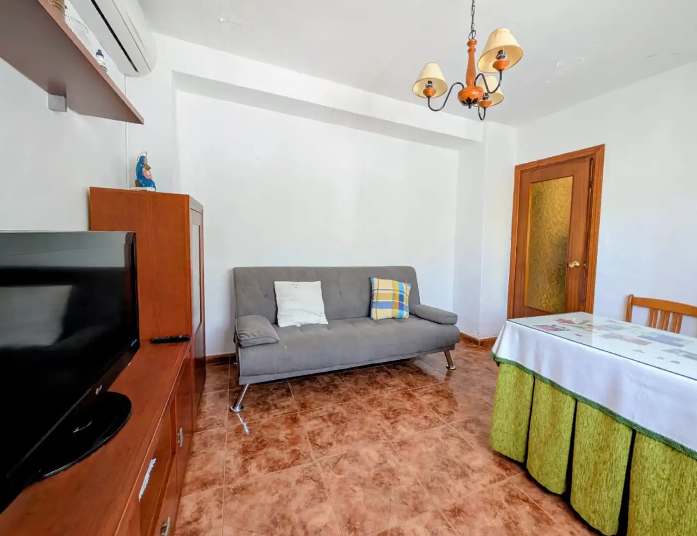 Sala d'estar de Casa o xalet en venda en Loja amb Aire condicionat, Terrassa i Traster