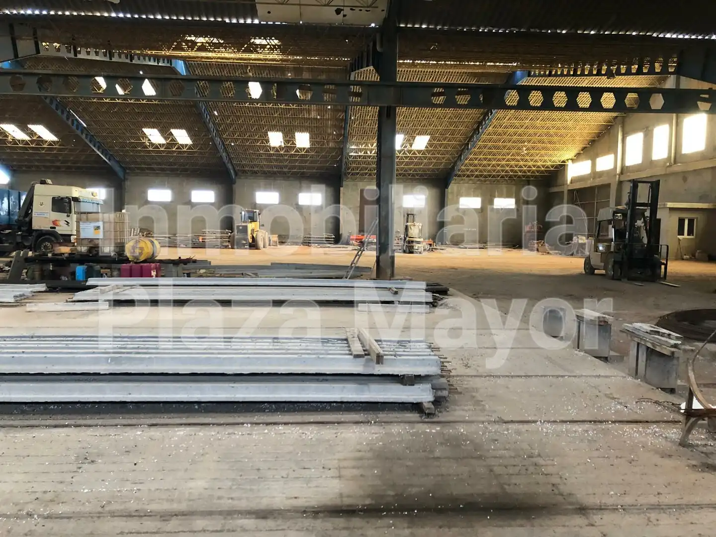 Fabrikhallen zum Verkauf in Castellanos de Villiquera