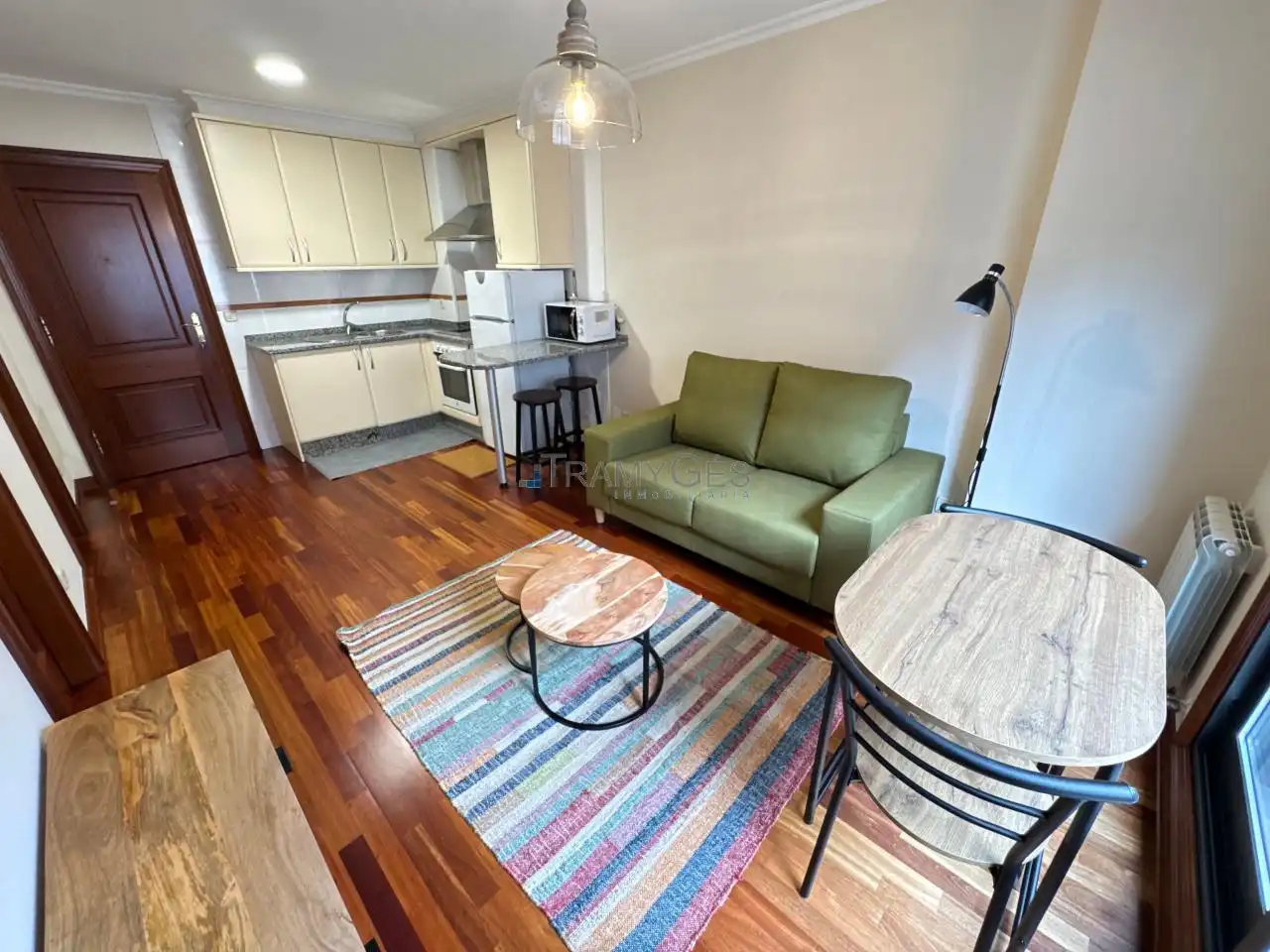 Living room of Apartments for rent in Vigo   with Heating, Parquet flooring and Furnished