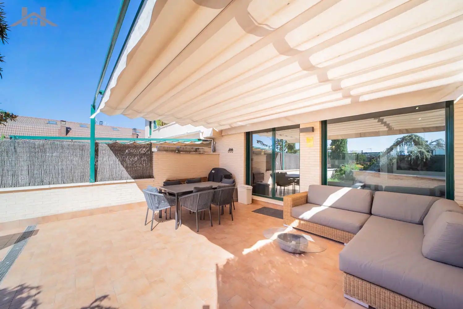 Terrassa de Casa o xalet en venda en Pozuelo de Alarcón amb Aire condicionat, Calefacció i Jardí privat