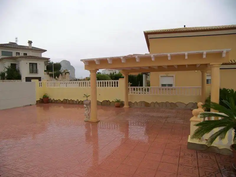 Villa con terrazza in vendita a Marisol Park - Ortembach - Los Almendros