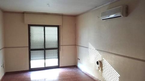 Foto 2 de Casa adosada en venta en Salvador Ortiz Barragan, Bailén, Jaén