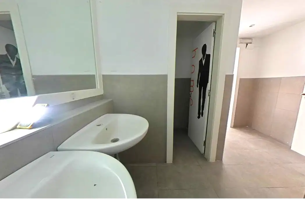 Bany de Local en venda en El Prat de Llobregat