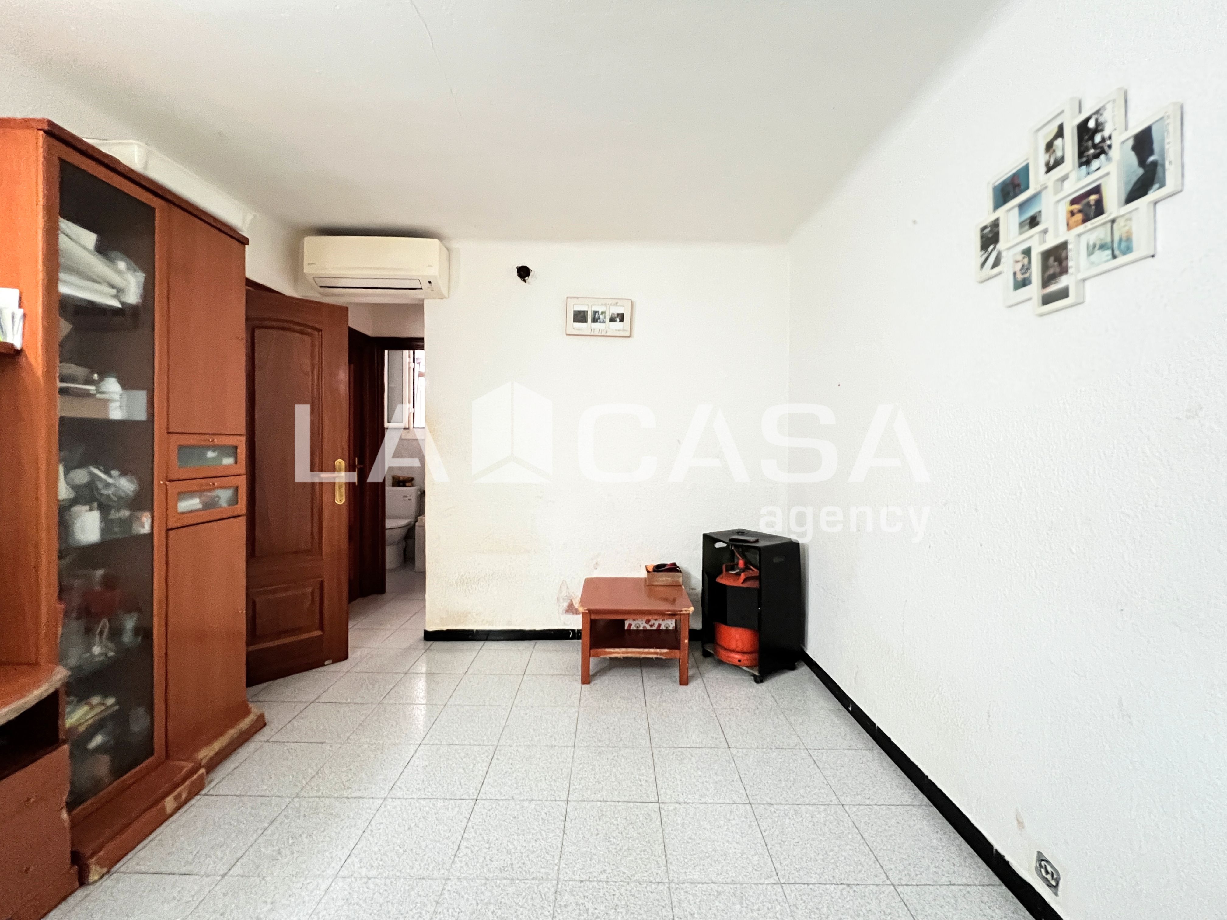 Flat for sale in Badalona  with Heating