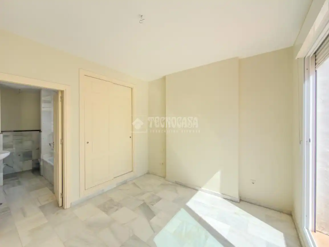 Schlafzimmer von Einfamilien-Reihenhaus zum Verkauf in Rota mit Klimaanlage, Terrasse und Abstellraum