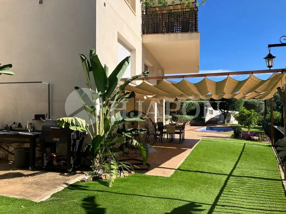 Jardí de Casa o xalet en venda en Alella amb Aire condicionat, Calefacció i Jardí privat