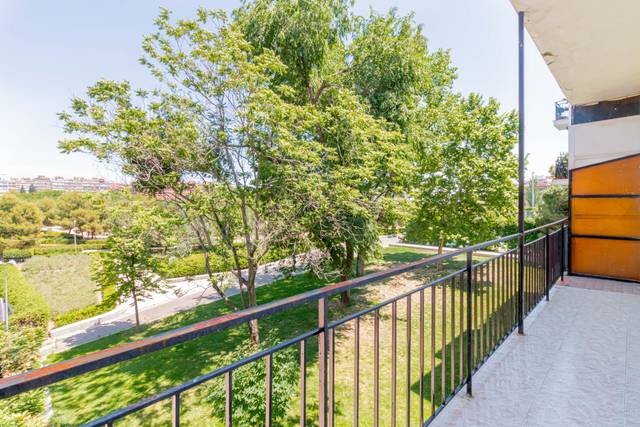 Piso en Alquiler en Calle de Antonio López en Comillas