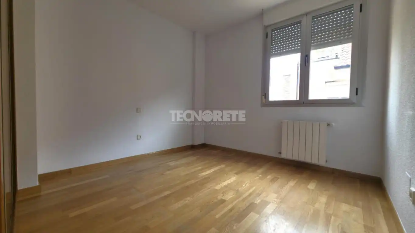Habitación de Casa adosada en venta en Guadalajara con Jardín privado, Parquet y Terraza