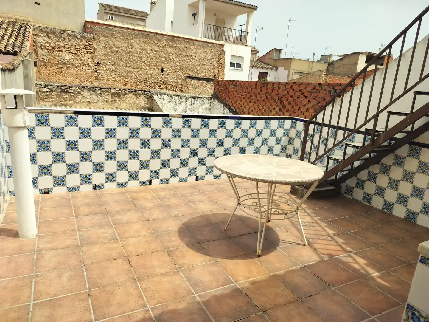 Terrassa de Casa o xalet en venda en La Pobla de Vallbona amb Terrassa i Traster