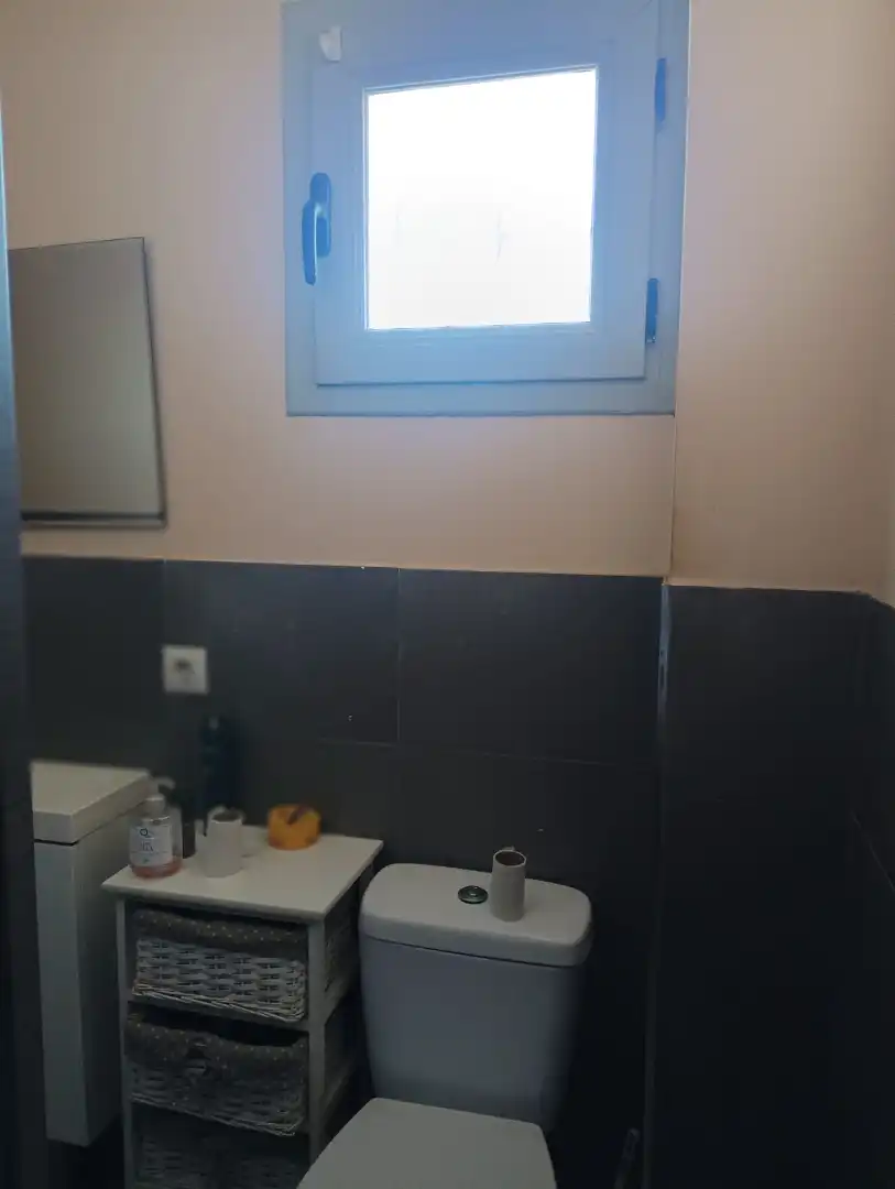 Bathroom of Houses for sale in Sevilla  with Air Conditioner, Private garden and Parquet flooring