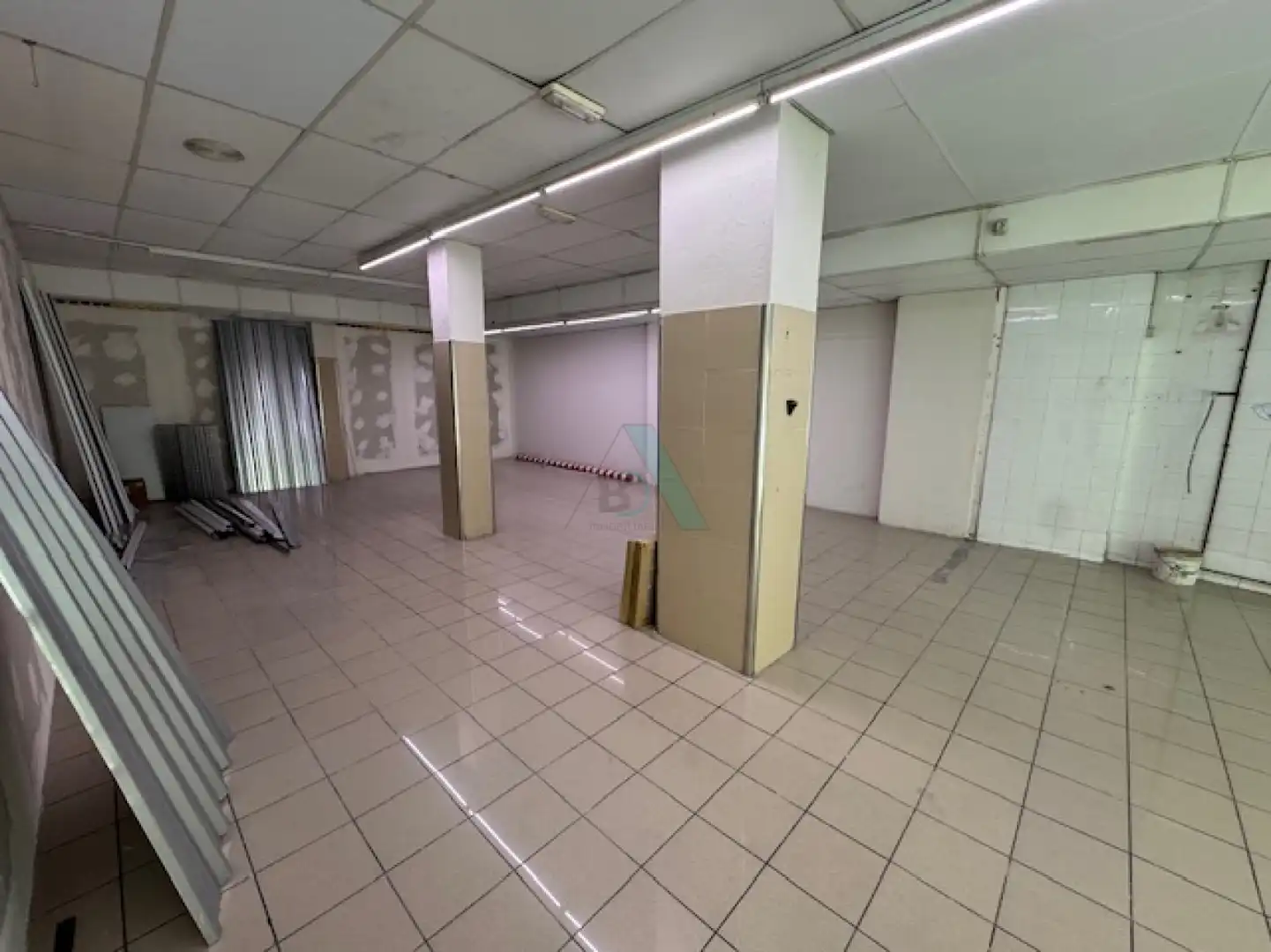 Business premises to rent in Llanes - Román Romano, imagen 3