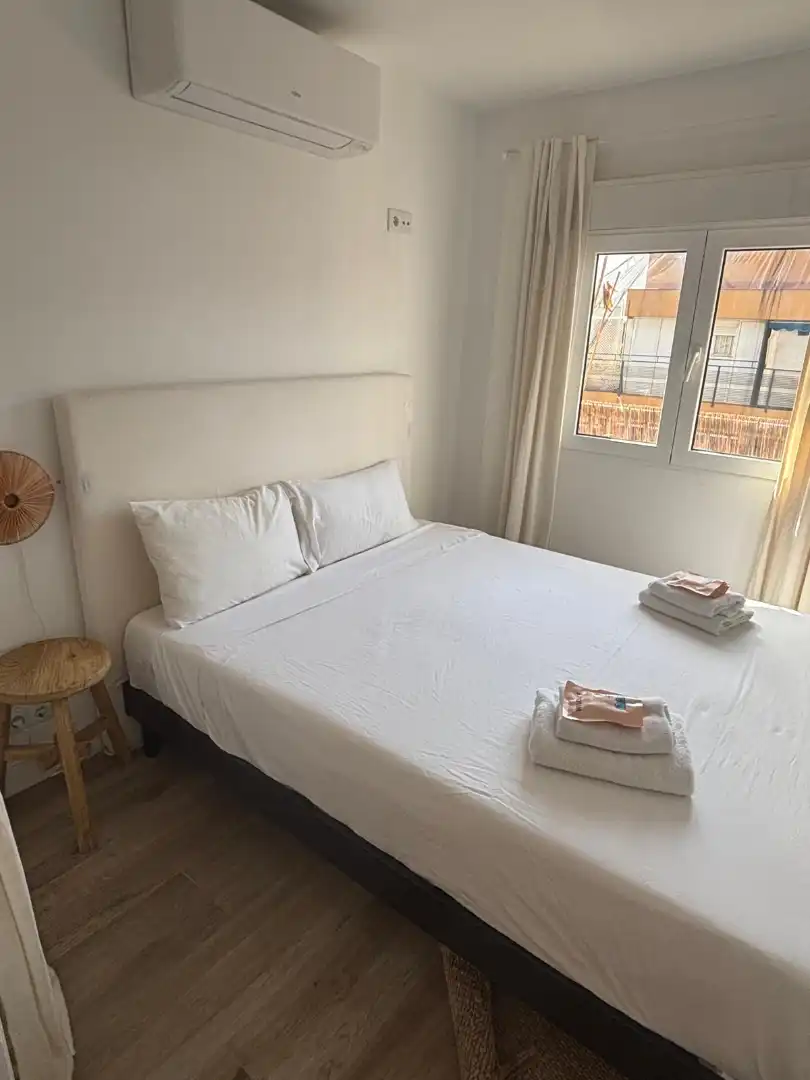 Bedroom of Flat for sale in Valencia  with Air Conditioner, Heating and Terrace