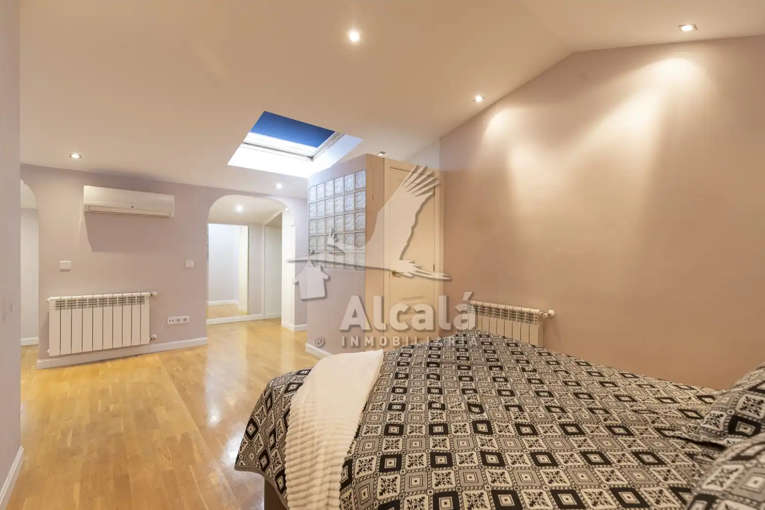 Habitación de Ático en venta en Alcalá de Henares con Aire acondicionado, Calefacción y Terraza