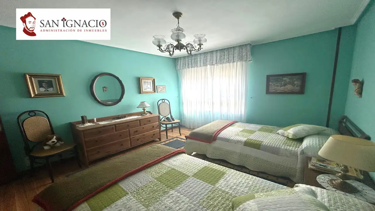 Bedroom of Flat for sale in Villarcayo de Merindad de Castilla la Vieja  with Furnished