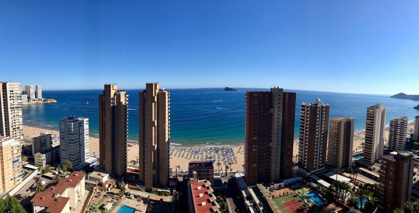 Vista exterior de Loft en venda en Benidorm amb Aire condicionat, Calefacció i Jardí privat