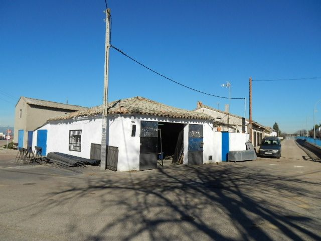 Industrial buildings for sale in C/ Calvario, Otero