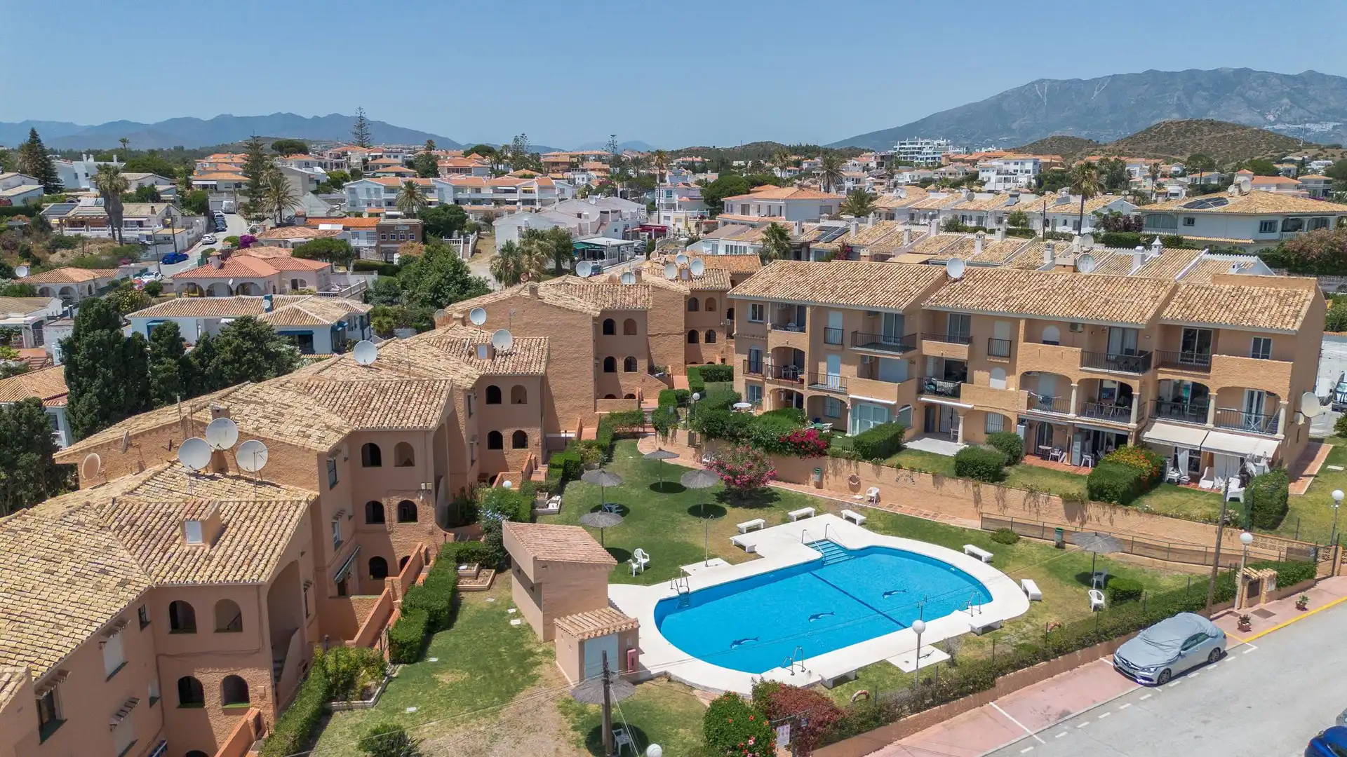 Vista exterior de Apartament de lloguer en Mijas amb Terrassa