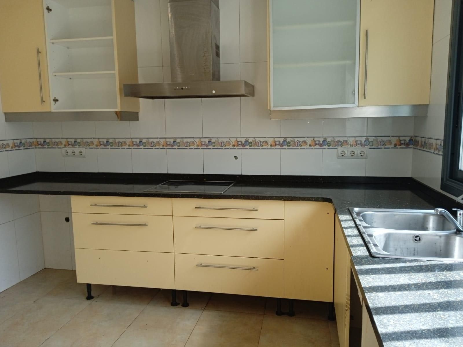 Kitchen of Single-family semi-detached for sale in Olèrdola  with Community pool