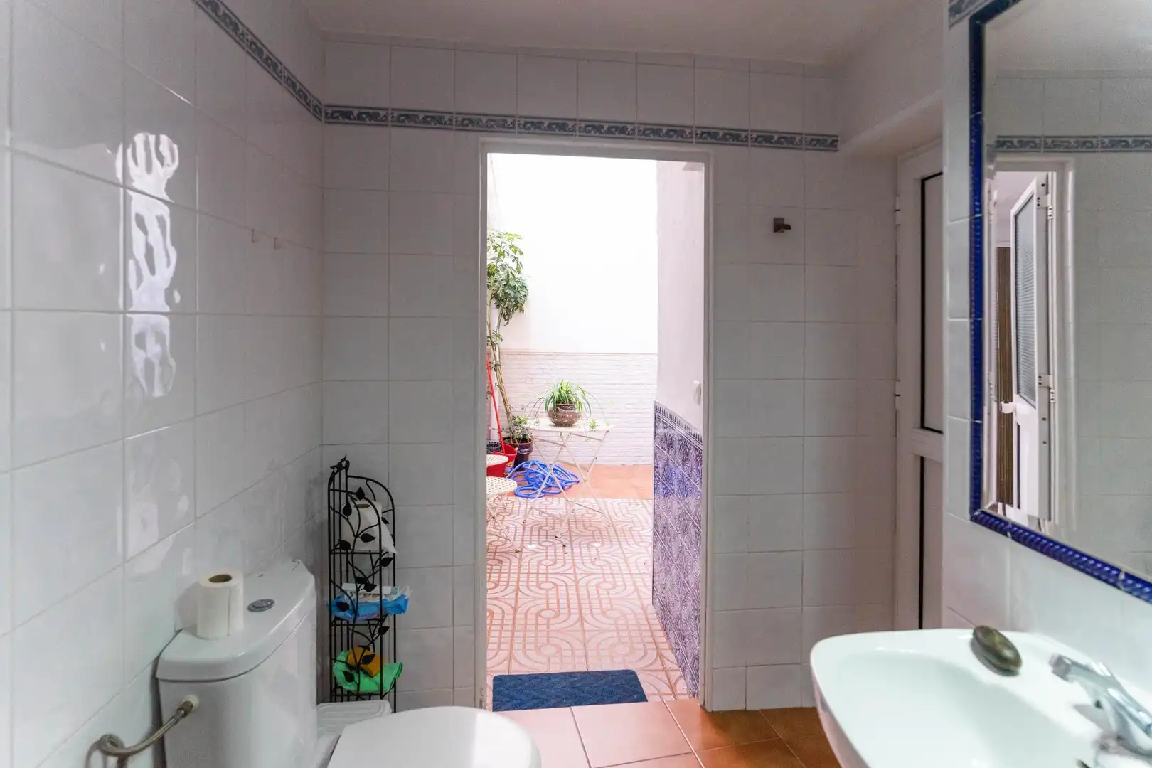 Badezimmer von Erdgeschoss zur Miete in Alhaurín El Grande mit Terrasse, Abstellraum und Möbliert