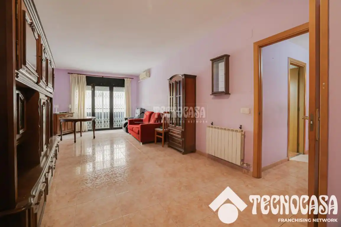Sala de estar de Piso en venta en Santa Coloma de Gramenet con Calefacción y Terraza