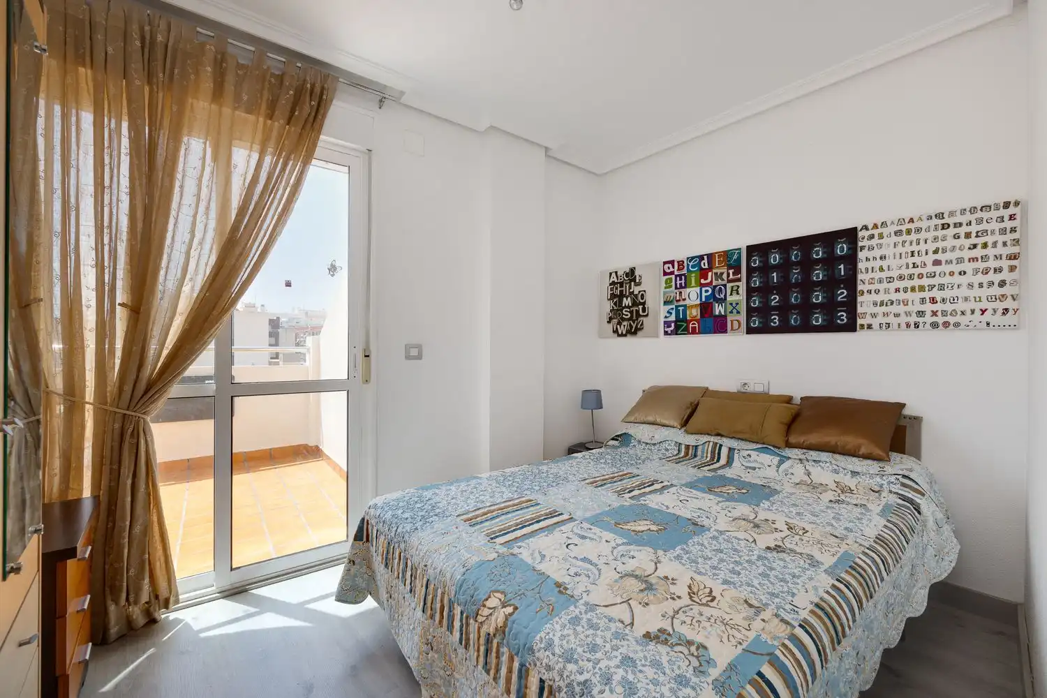 Habitación de Ático en venta en Torrevieja con Aire acondicionado y Terraza