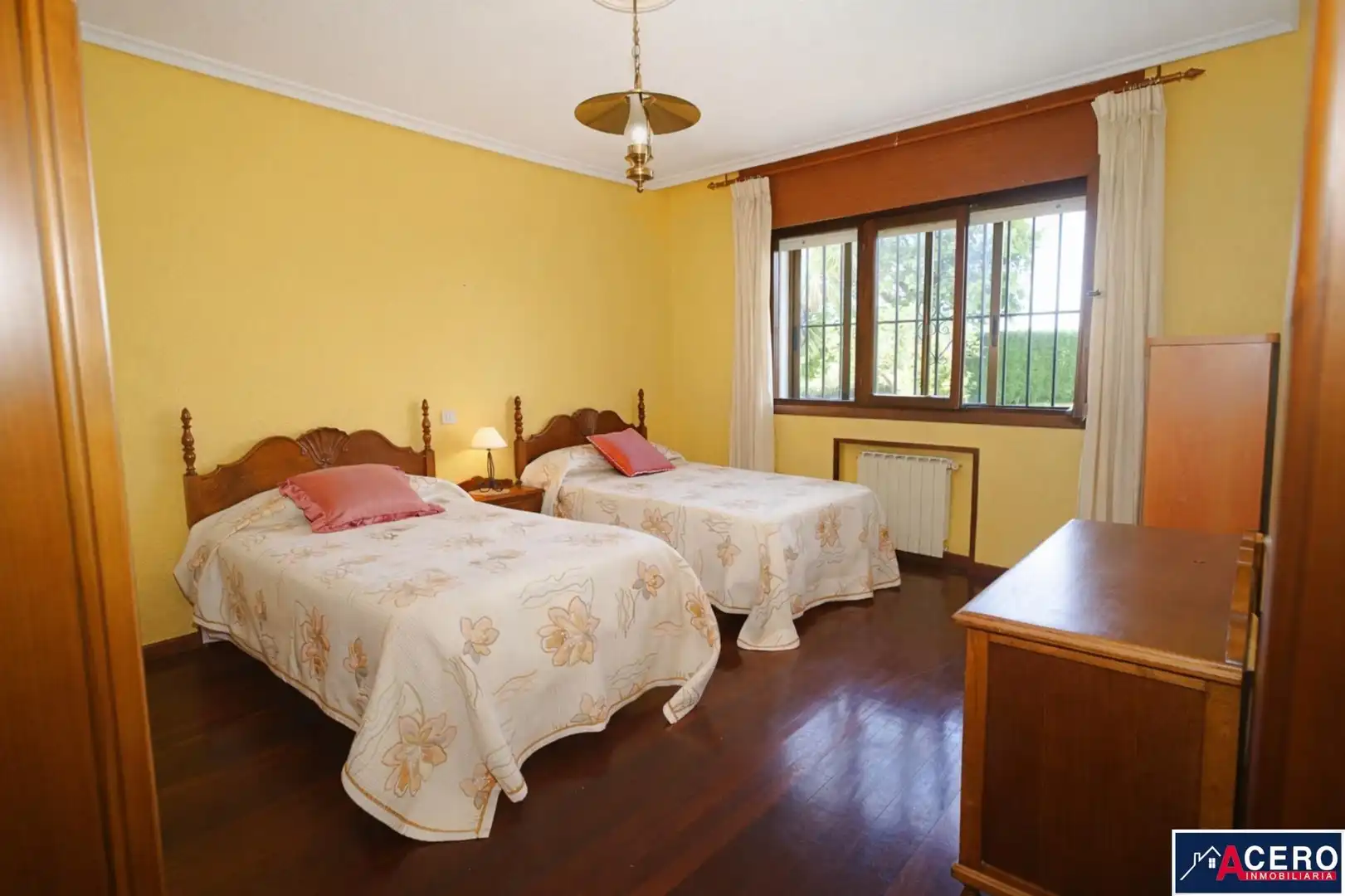 Schlafzimmer von Haus oder Chalet zum Verkauf in Camargo mit Privatgarten, Parkett und Schwimmbad