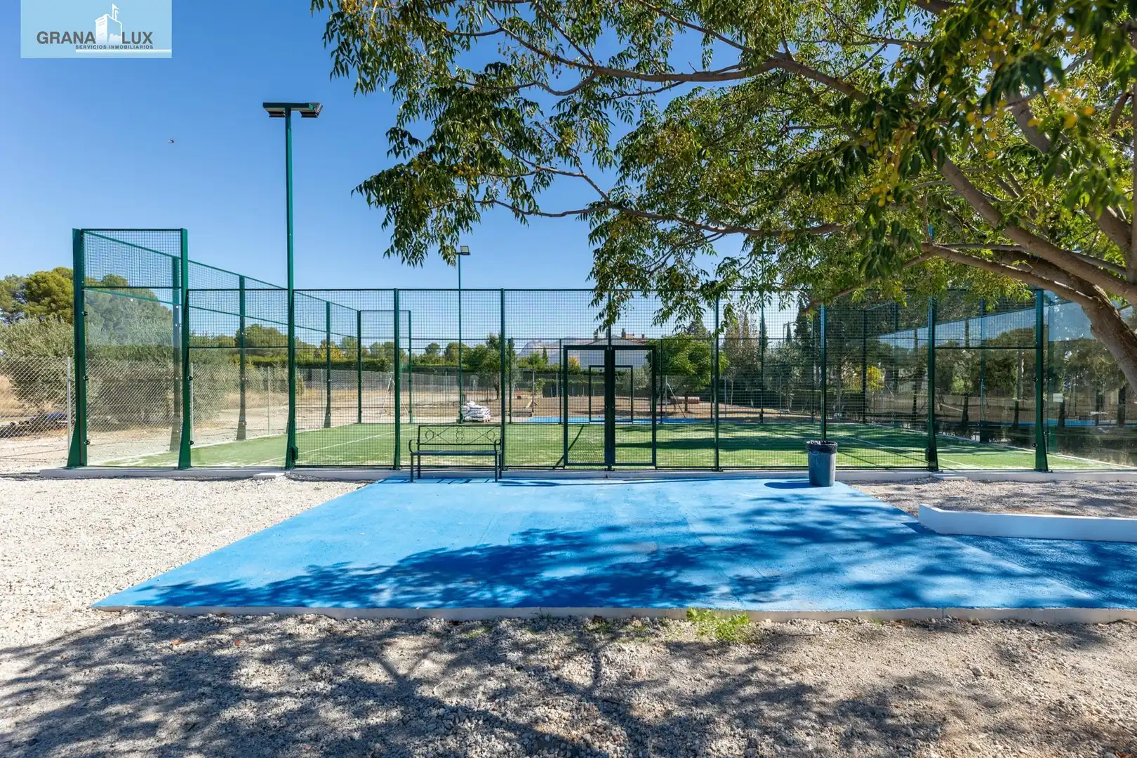 Vista exterior de Casa o xalet en venda en Albolote amb Aire condicionat, Calefacció i Jardí privat