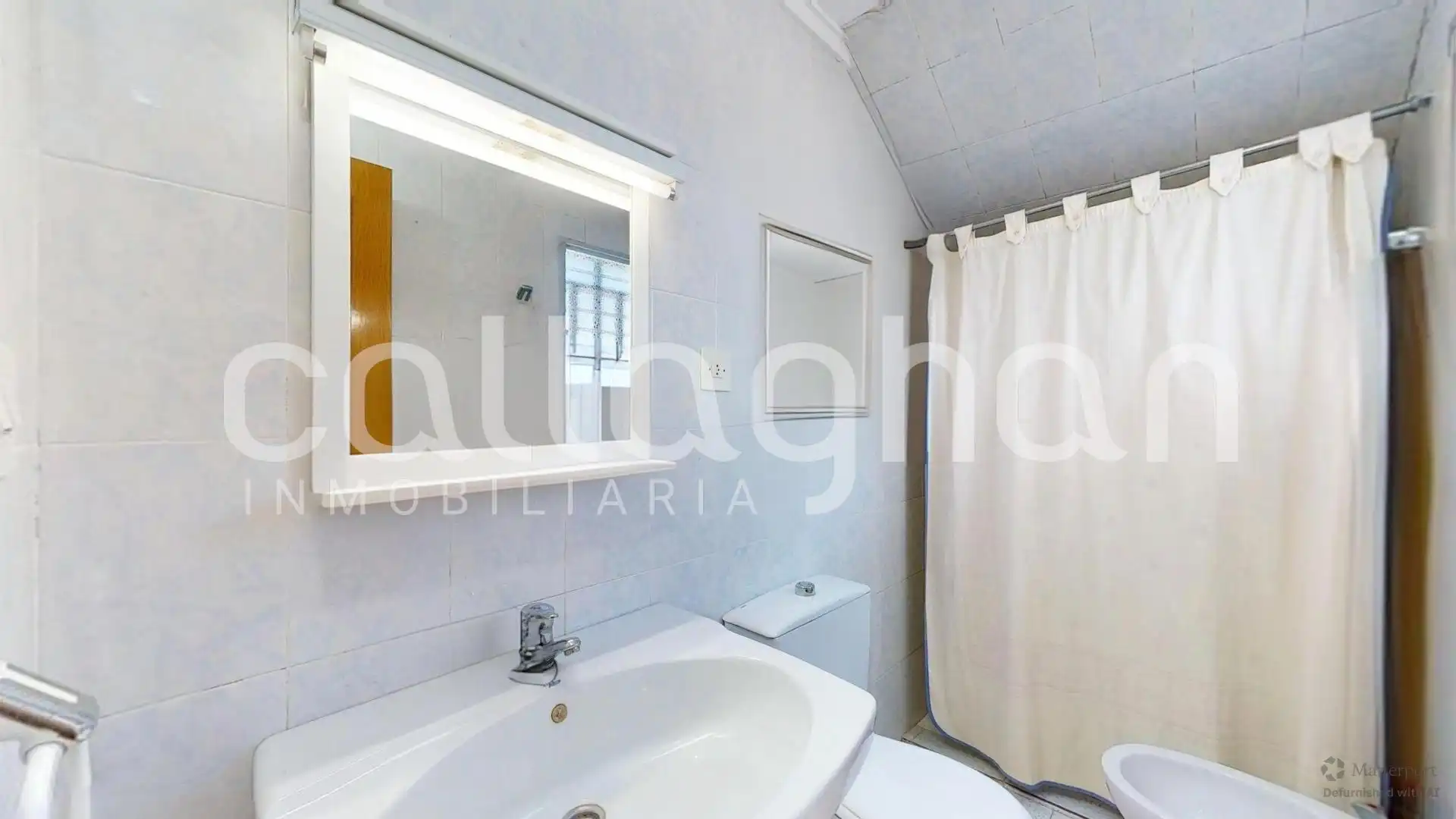 Bany de Casa o xalet en venda en Chiva amb Aire condicionat, Jardí privat i Terrassa