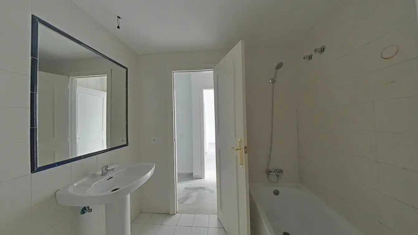 Bathroom of Flat for sale in Mijas  with Swimming Pool