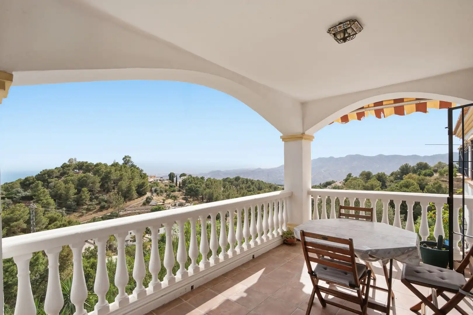 Terrasse von Country house zum Verkauf in Málaga mit Terrasse und Balkon