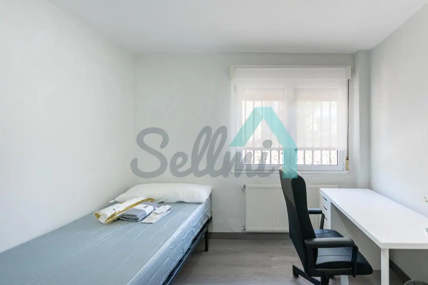 Habitación de Planta baja para compartir en Oviedo  con Calefacción, Amueblado y Internet