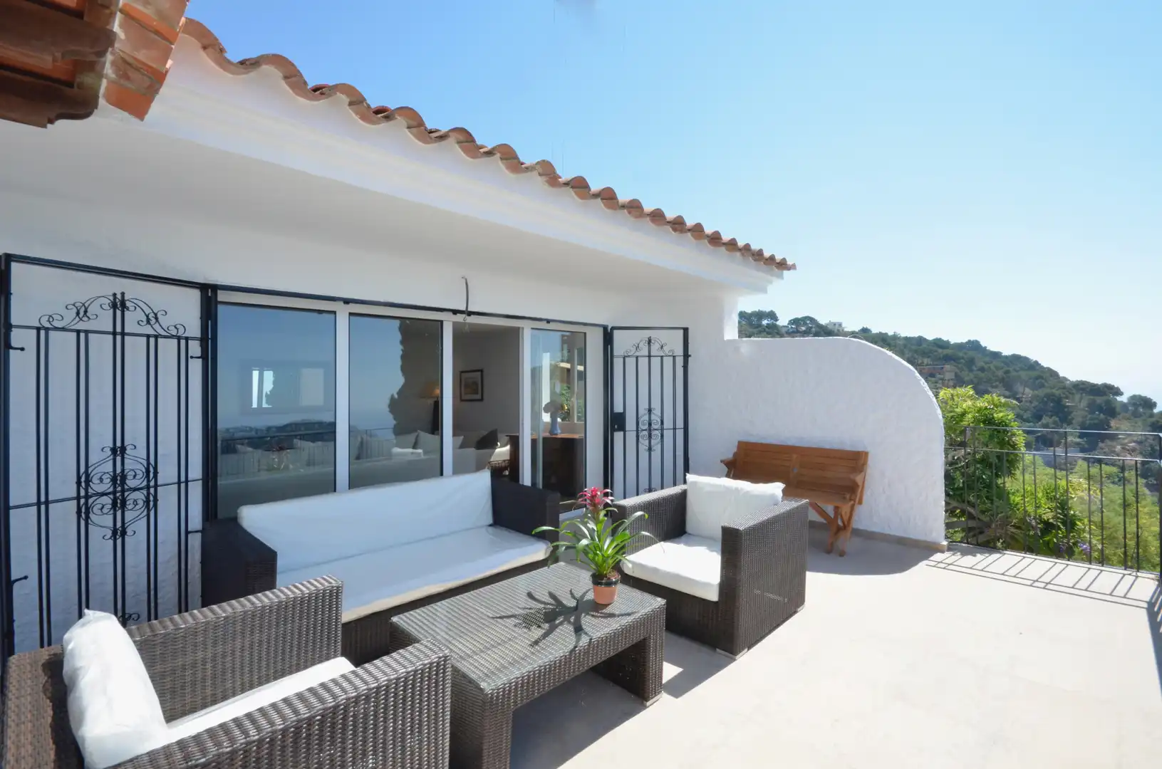 Detached house with pool for sale in Carrer Petunies, imagen 4