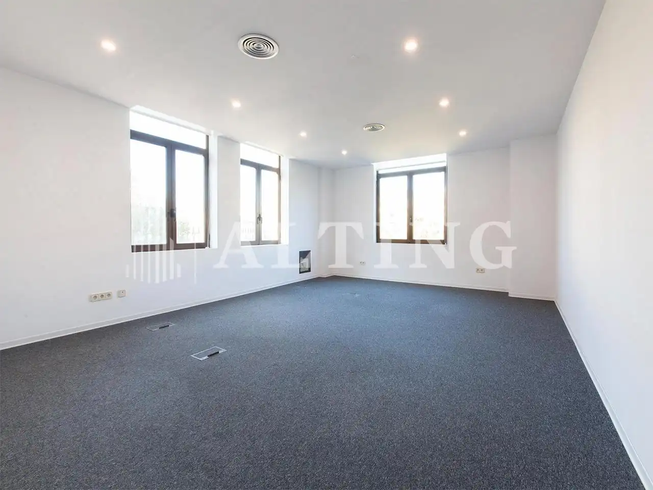 Office space with lift to rent in Catalunya, imagen 41