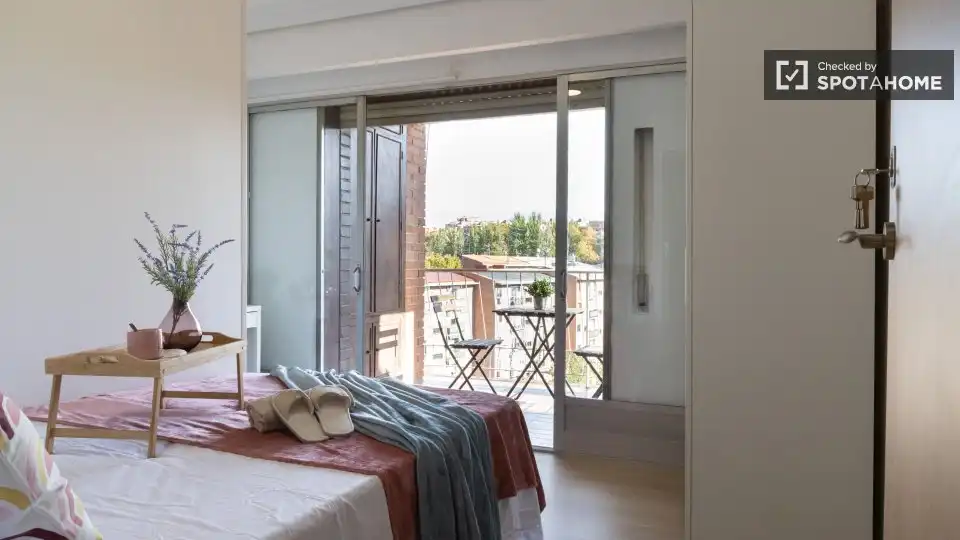 Room in Palomeras Bajas