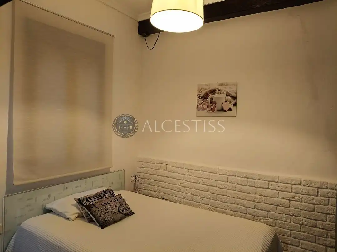 Habitación de Piso en venta en Madrid con Calefacción