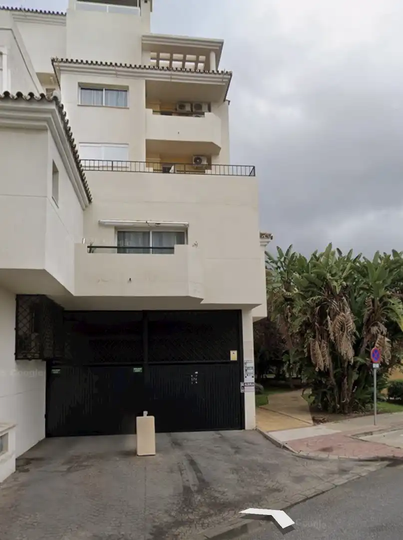 Vista exterior de Traster en venda en Estepona